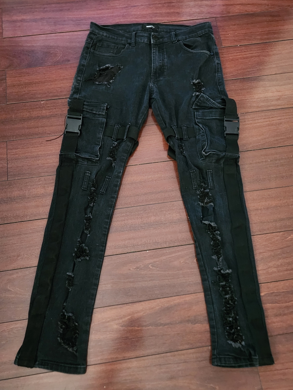 Fashion Nova Men's Black Skinny Cargo Jeans with Distressed Detail